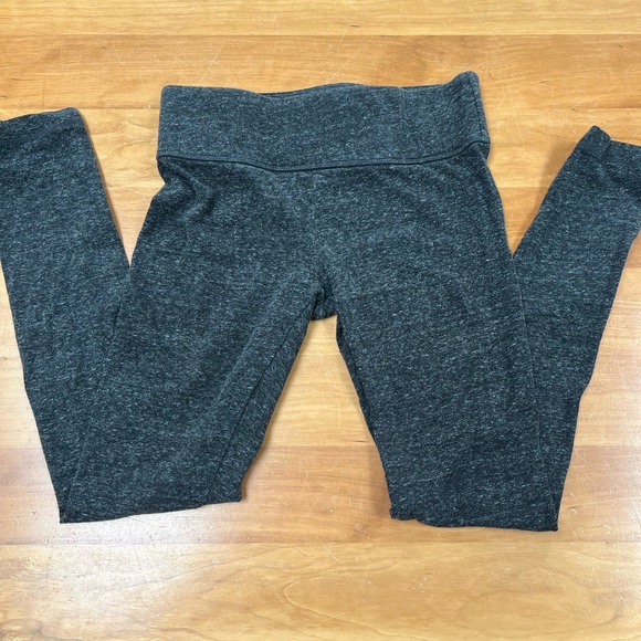 Cozy Bundle: H&M Gray Leggings, “Better With Bees” T-shirt, and H&M Dragon Crop - Picture 5 of 10